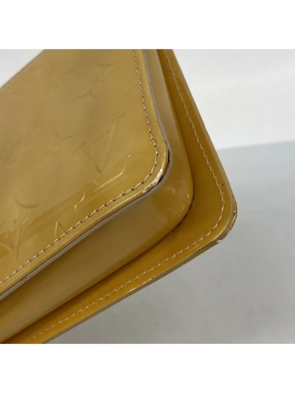 Louis Vuitton Pouch Vernis Lexington Beige